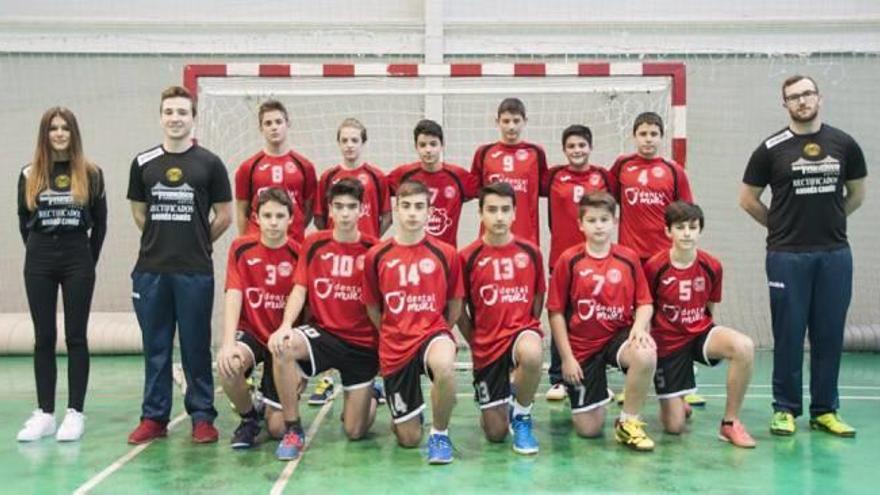 El cadete B del CH Xàtiva, el único con partidos pendientes.