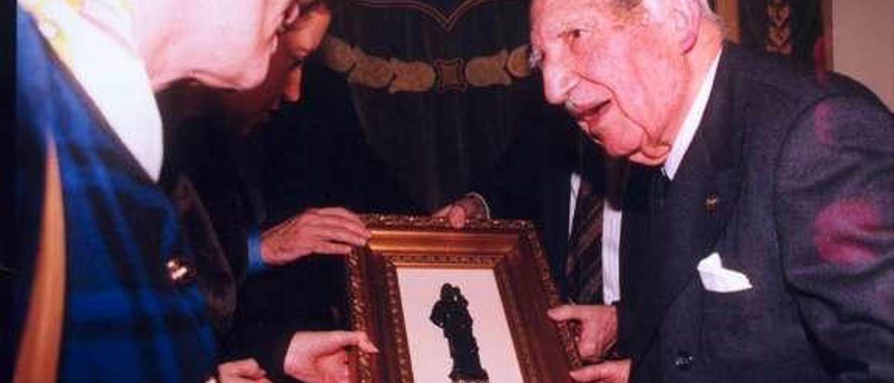 Antonio Fraguas, nunha homenaxe a finais de 1995. // Xoán Álvarez