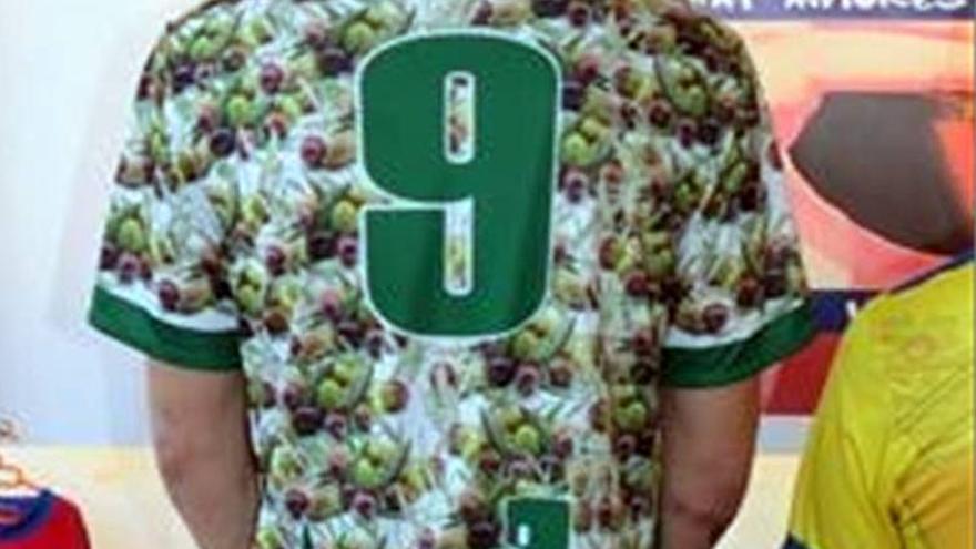 El Priego CF se viste de aceitunas para reivindicar el aceite de oliva