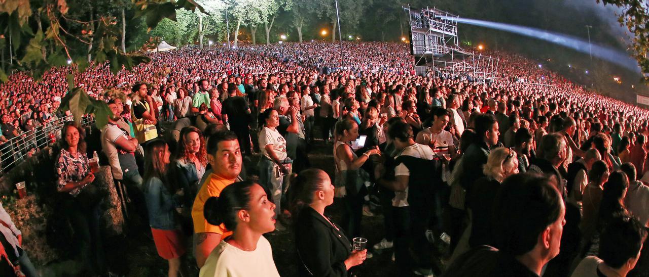 El Parque de Castrelos presentó un lleno total durante el concierto de Maná en 2018