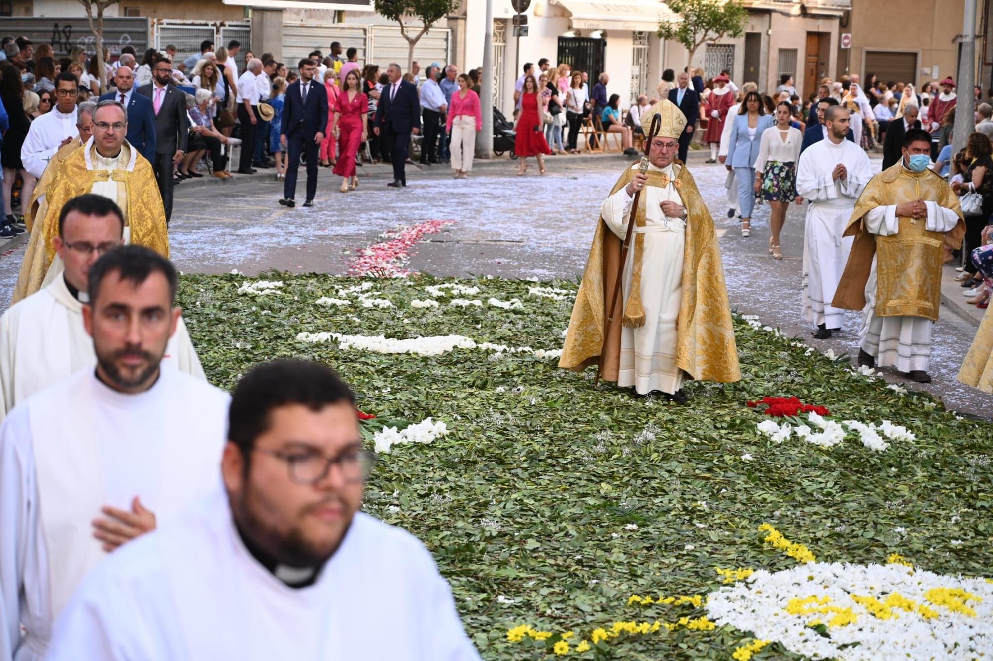 Las imágenes de la misa y la procesión del día de Sant Pasqual en Vila-real