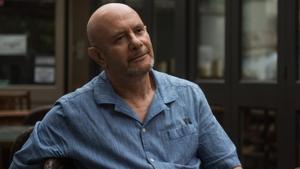 "No concebo un llibre de 500 pàgines sense acudits; fins i tot en un funeral algú riu"