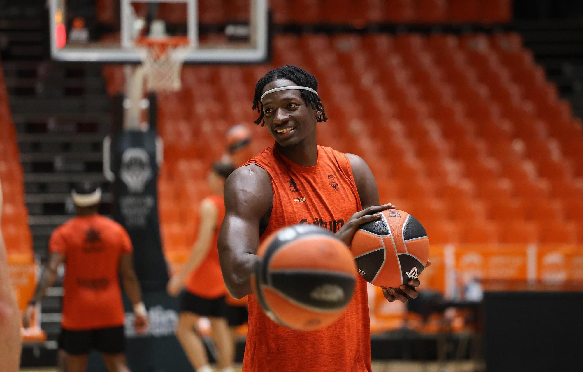 Entrenamiento del Valencia Basket previo al partido frente a Maccabi