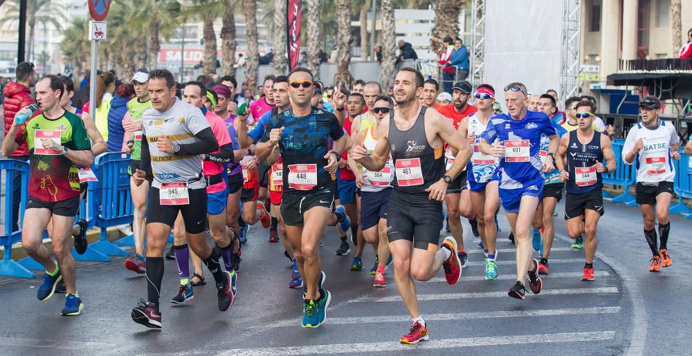 Las mejores imágenes de la 30 edición de la Media Maratón de Santa Pola