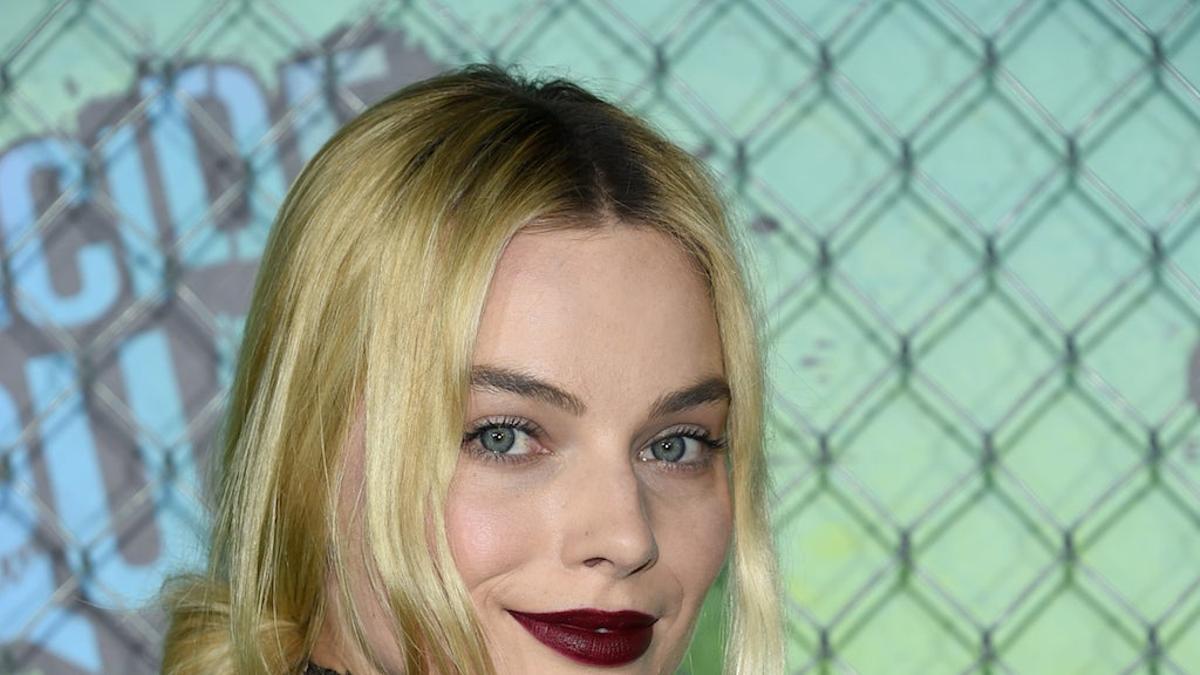 Alucina con el vestido de unicornio de Margot Robbie