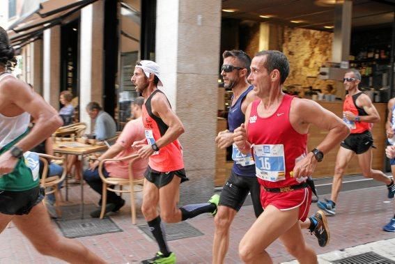 9.000 Läufer aus 49 Ländern gingen am Sonntag den 15.10. an den Start. In der Marathon Disziplin gingen die Deutschen leer aus.