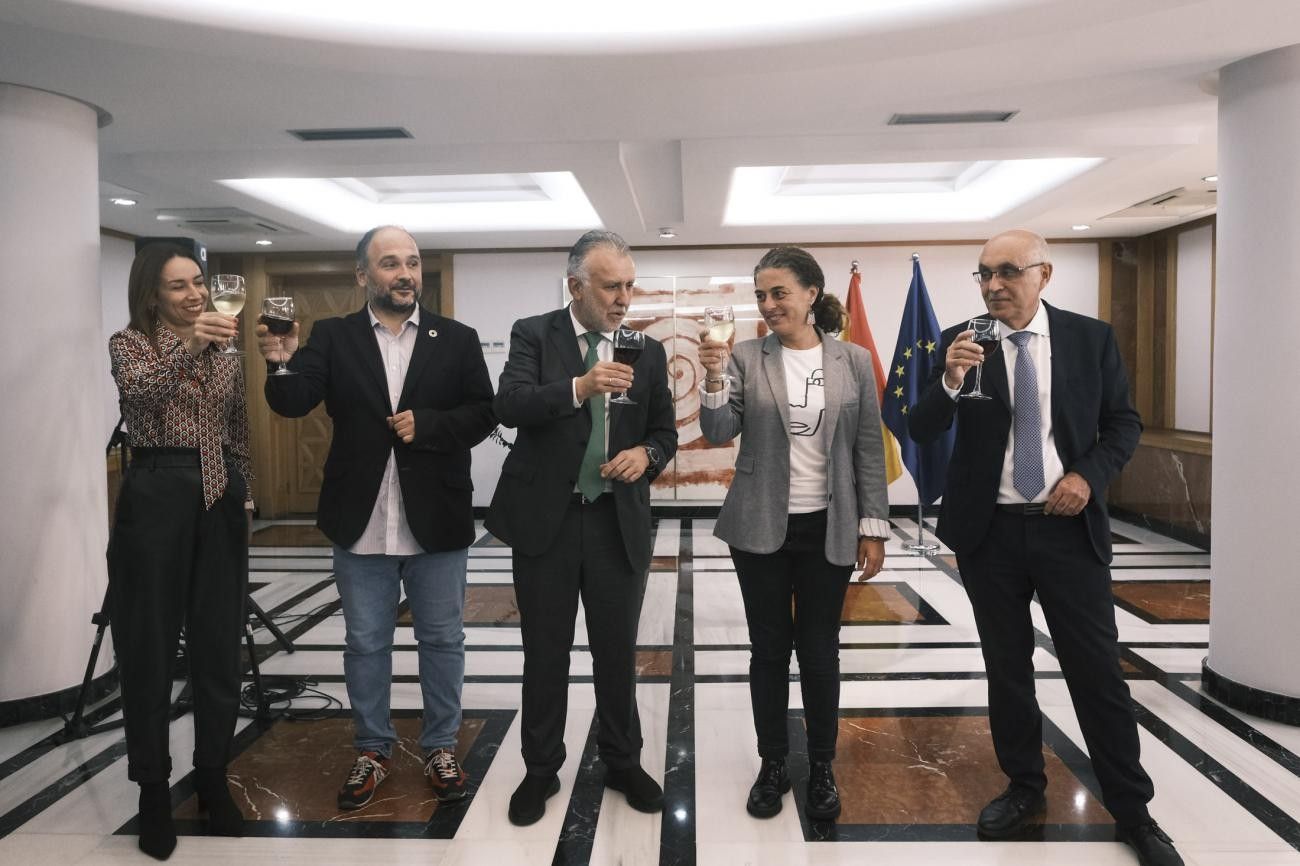 Brindis de Navidad con los medios de comunicación en Presidencia del Gobierno de Canarias