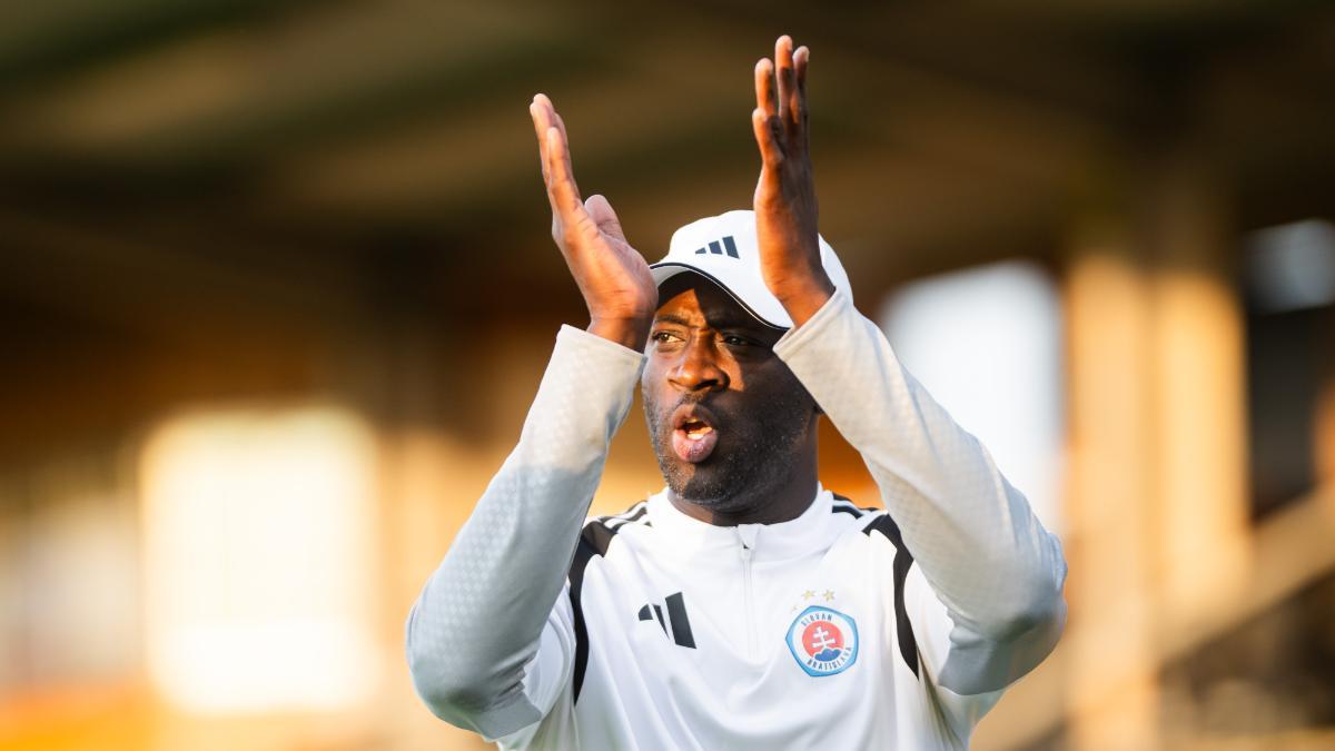 Touré Yaya, en el partido en el que el Slovan ganó por 1 a 2 al Mjallby sueco