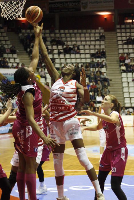 Les imatges de l''Araski-Uni Girona (71-78)