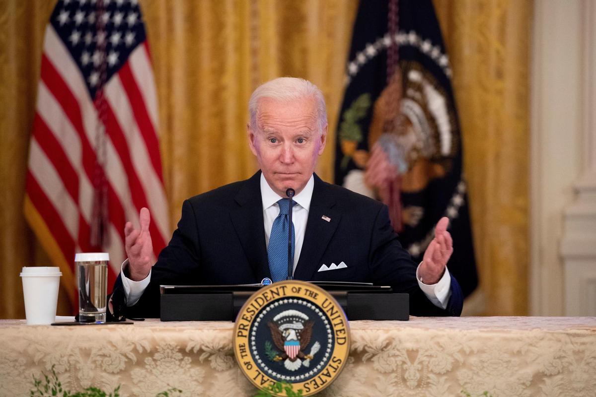 Biden llama estúpido de hijo de puta a un periodista