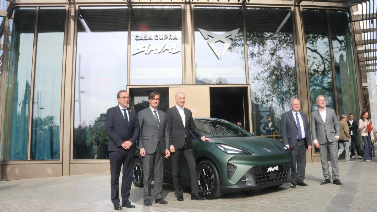 Seat desvela el nou Cupra Raval, el primer 100% elèctric fet a ...