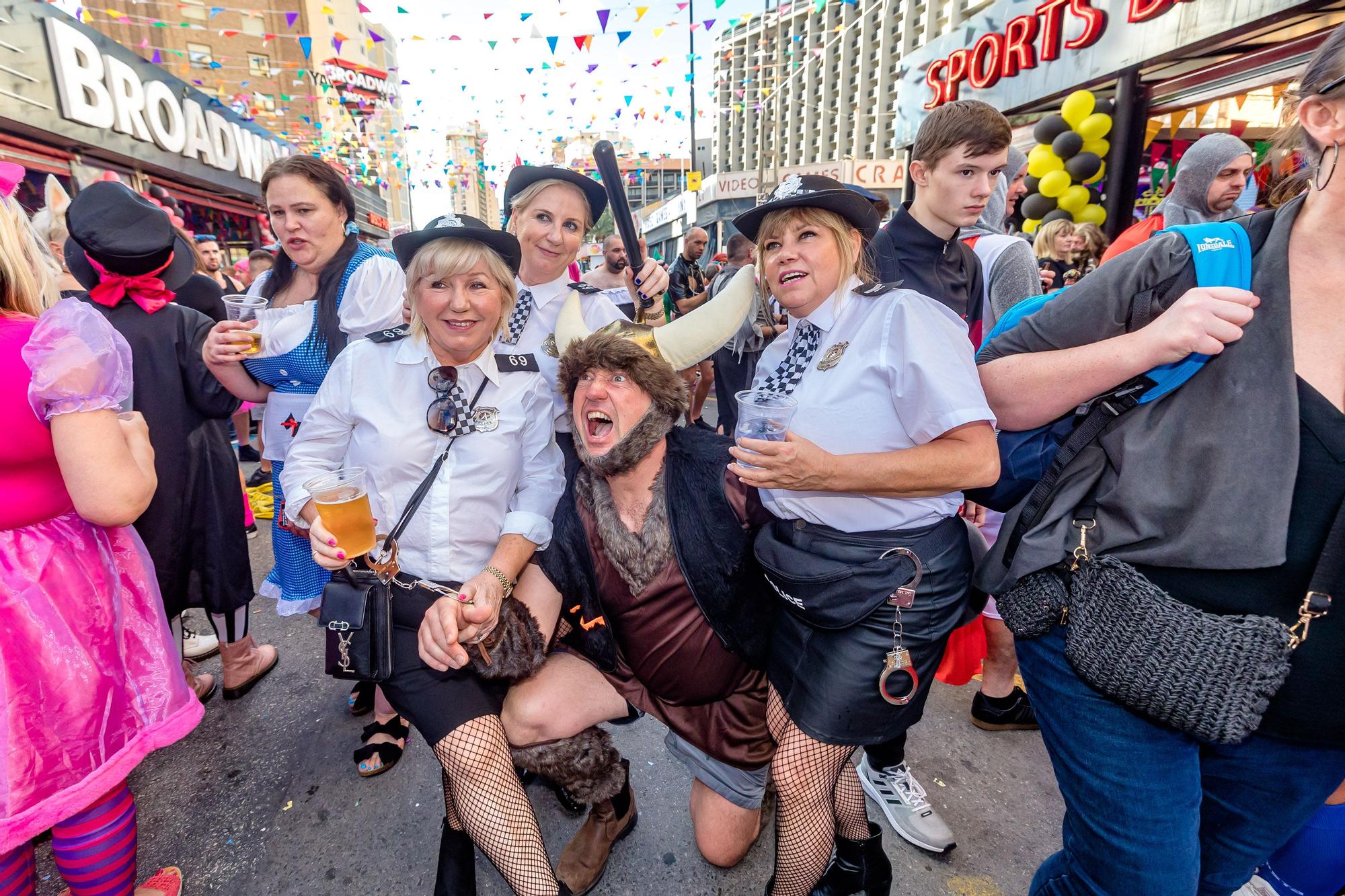 La "Fancy Dress" llena de disfraces Benidorm