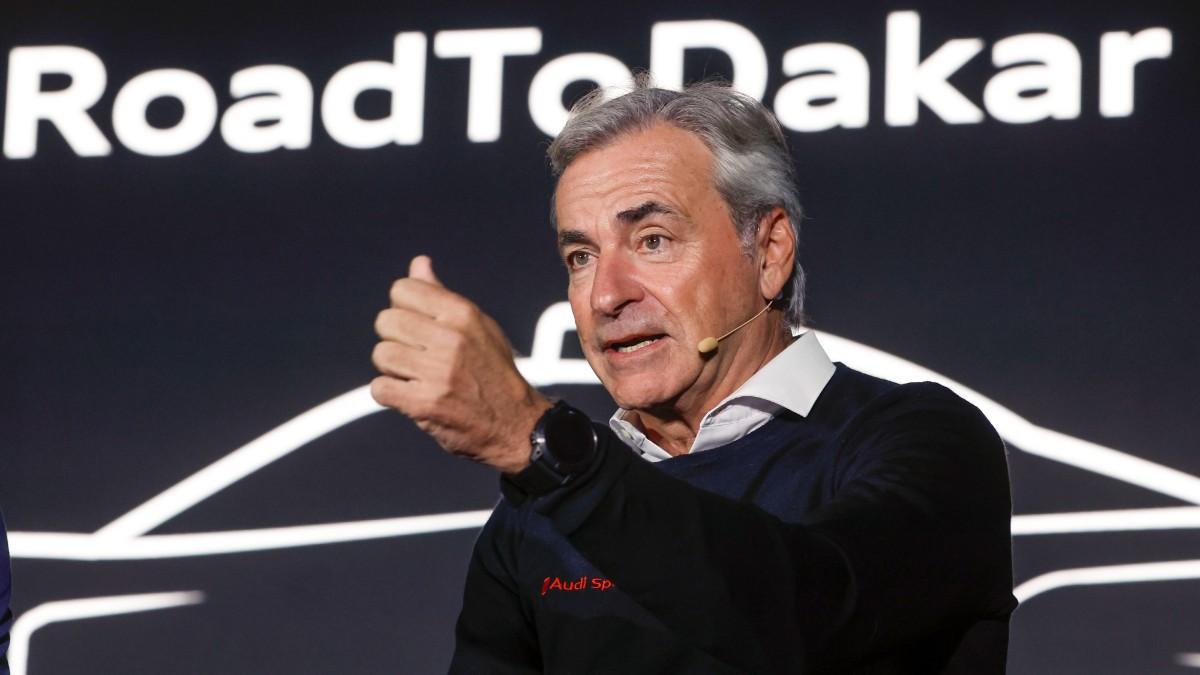 Carlos Sainz durante la presentación del equipo Audi para el Dakar 2024
