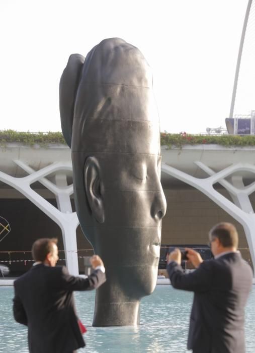 Hortensia Herrero y Jaume Plensa inauguran la exposición de esculturas del barcelonés en la Ciudad de las Artes