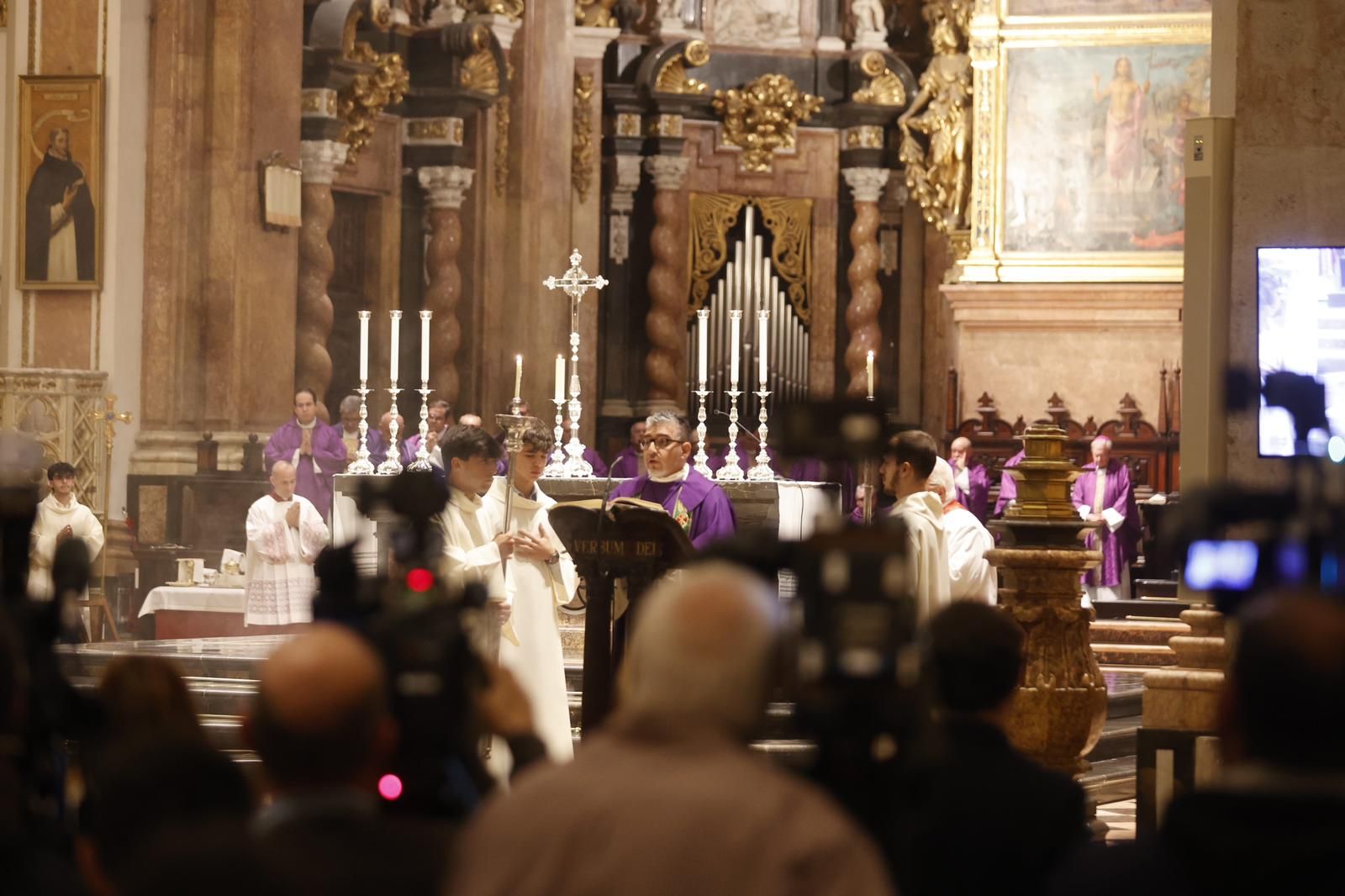 Así ha sido la misa en honor a las víctimas de la tragedia de Campanar