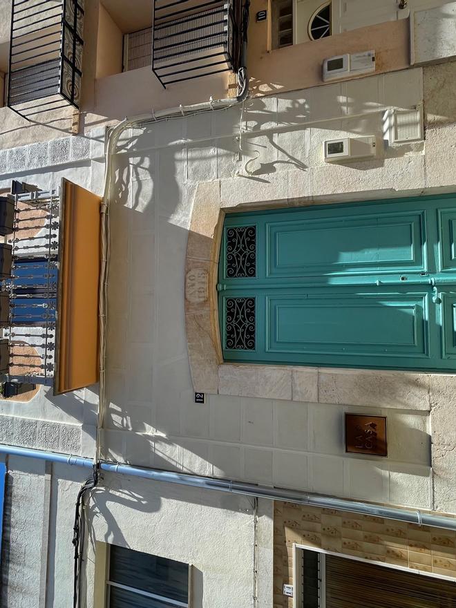 La fachada de la restaurada casa.