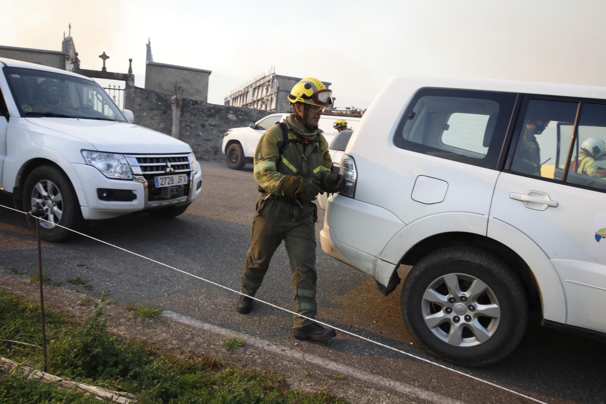 Las imágenes del preocupante incendio en Tineo