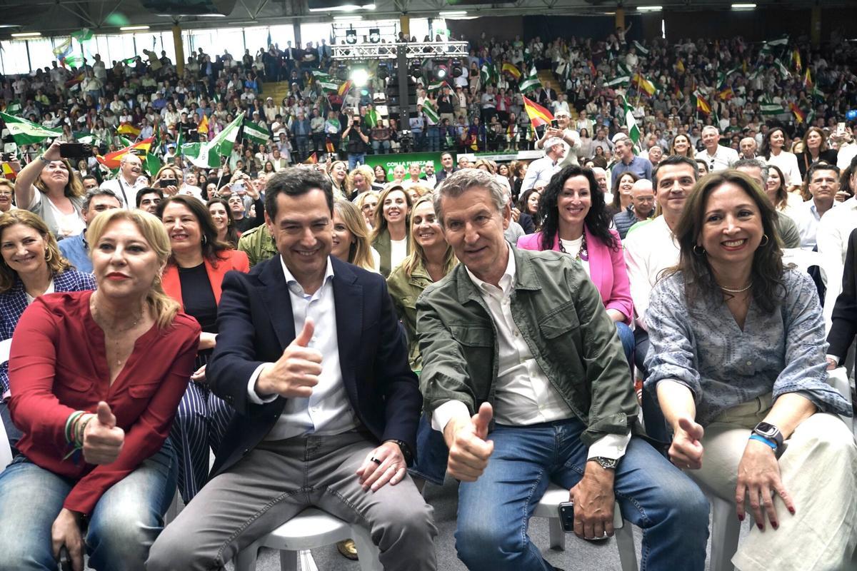 Mitin del candidato a la presidencia de la Junta de Andalucía, Juanma Moreno Bonilla, junto al presidente del PP nacional, Alberto Núñez Feijoo, en Carranque