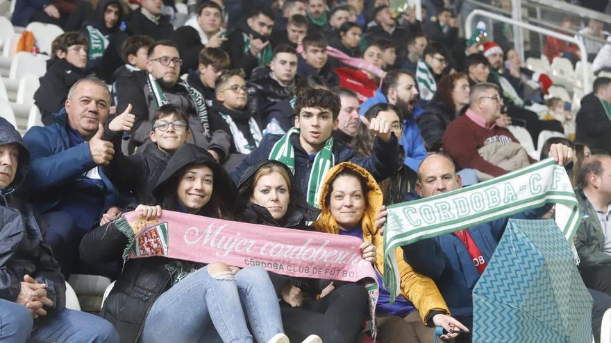 Córdoba CF-Real Madrid Castilla: las imágenes de la afición en El Arcángel