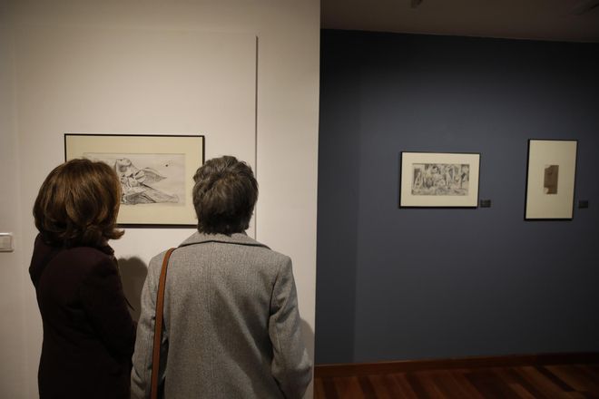 En imaxes: El muséu Evaristo Valle estrena dellos bocetos del Guernica de Pablo Picasso