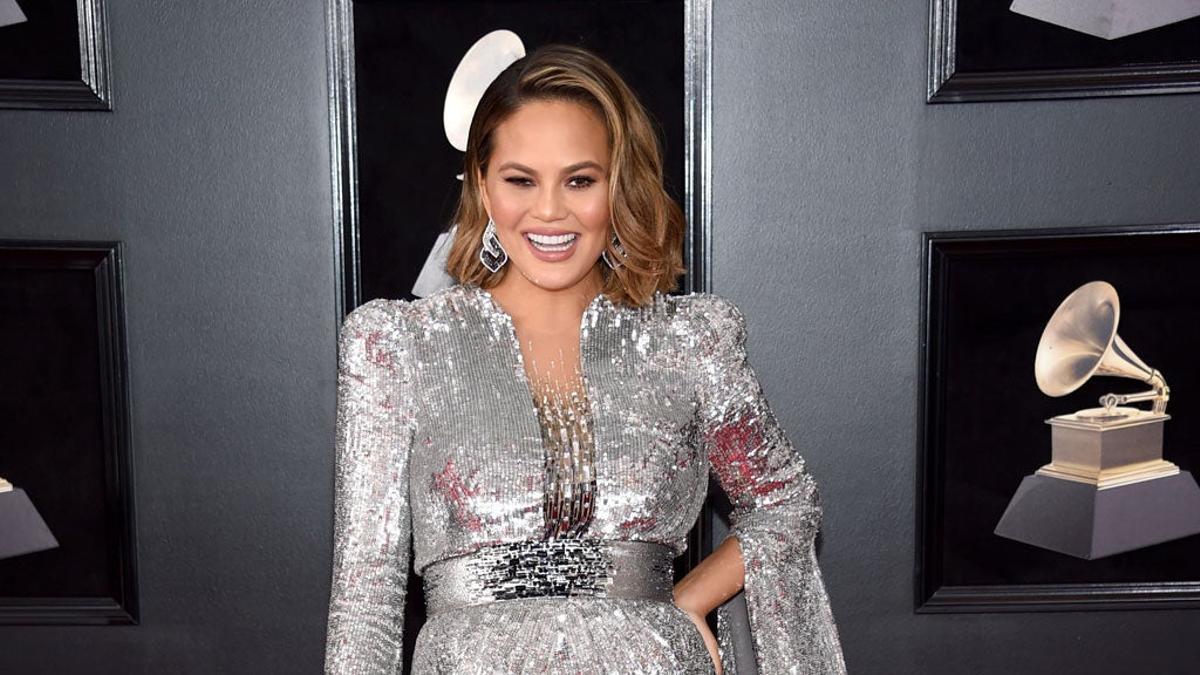 Chrissy Teigen en los Premios Grammy 2018