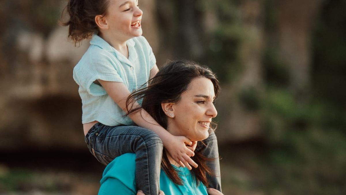 Deva Díaz junto a su madre María Jesús Rodríguez