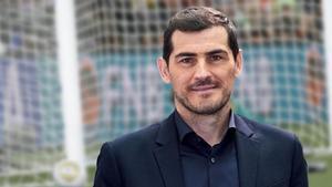 Casillas se va de España tras la polémica por un último tuit sobre su homosexualidad