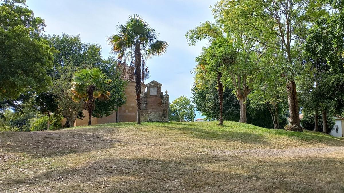 Otro rincón del santuario de Lugás.