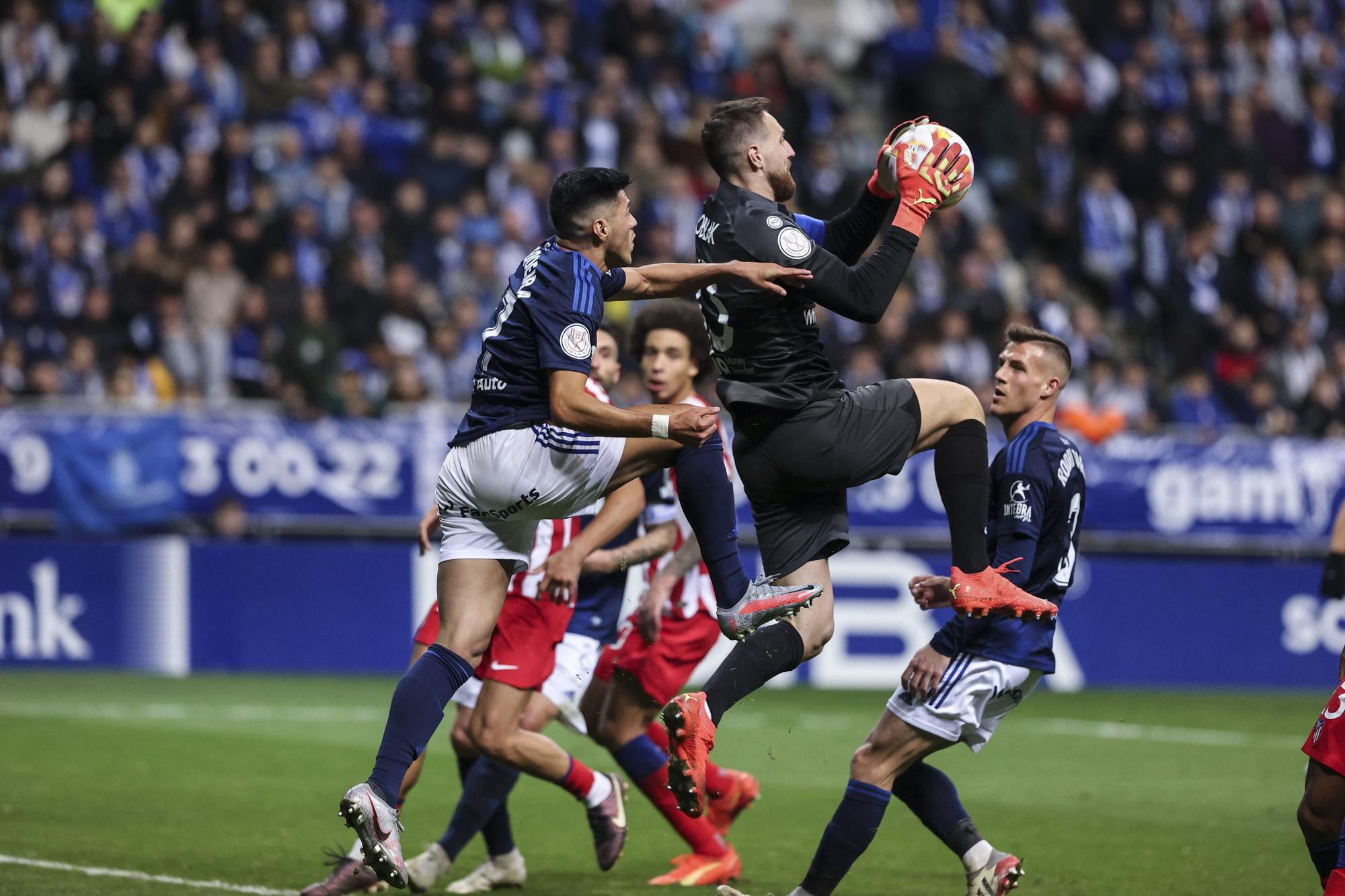 En imágenes: así fue el duelo copero entre el Real Oviedo y el Atlético de Madrid