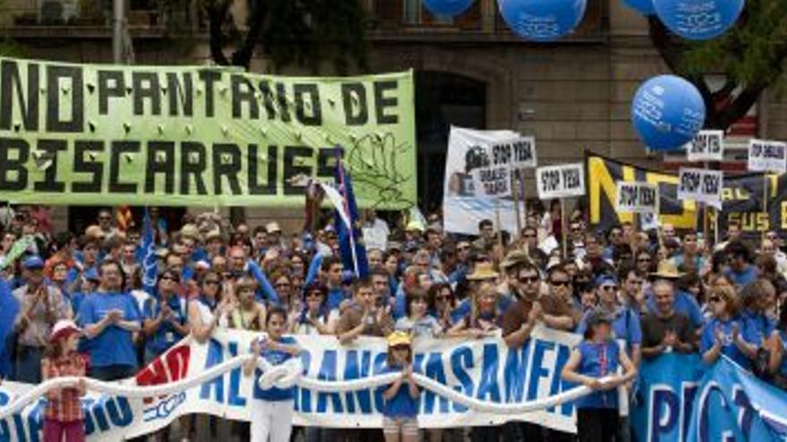 3.000 manifestantes piden frenar los nuevos trasvases &quot;camuflados&quot;