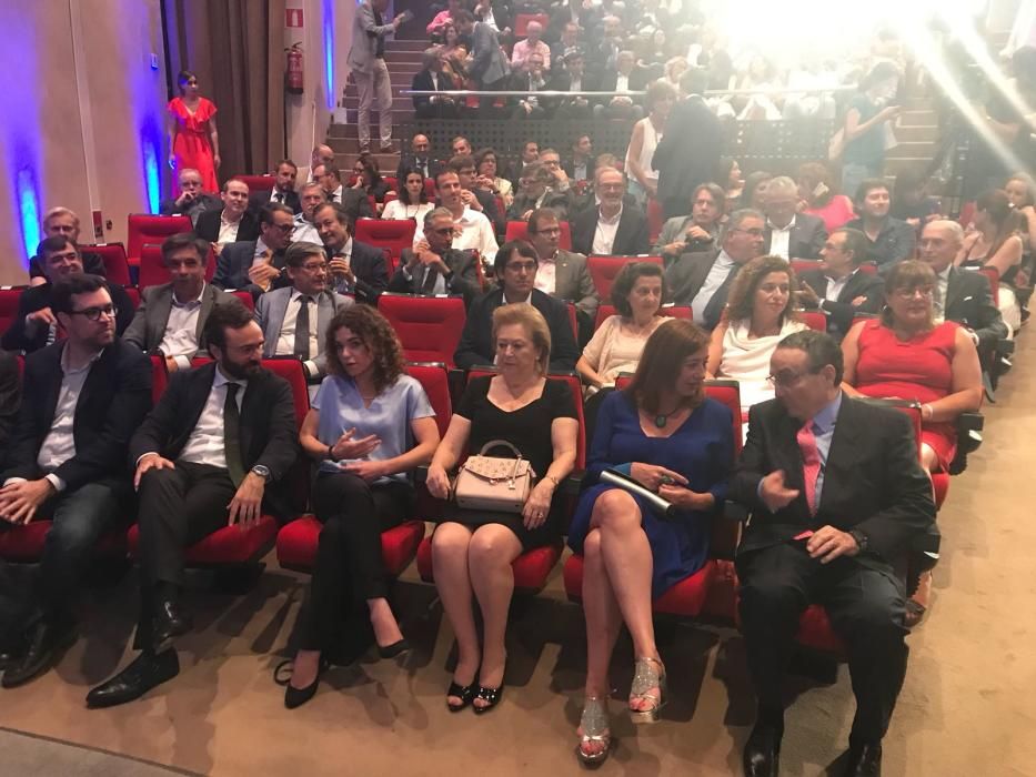 Numerosas autoridades siguen la gala de los Premis Diario de Mallorca 2018