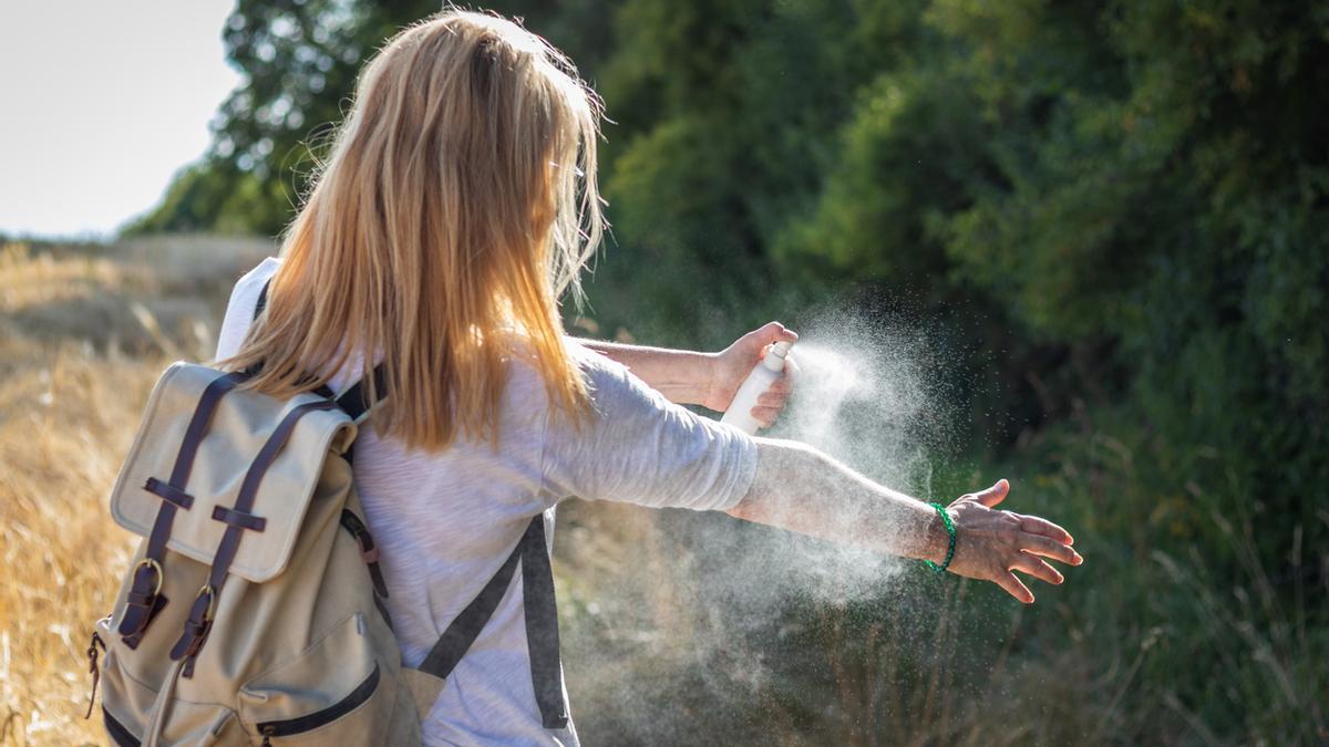 8 productos que funcionan para prevenir (o aliviar) las picaduras de mosquitos y salvar tu piel este verano