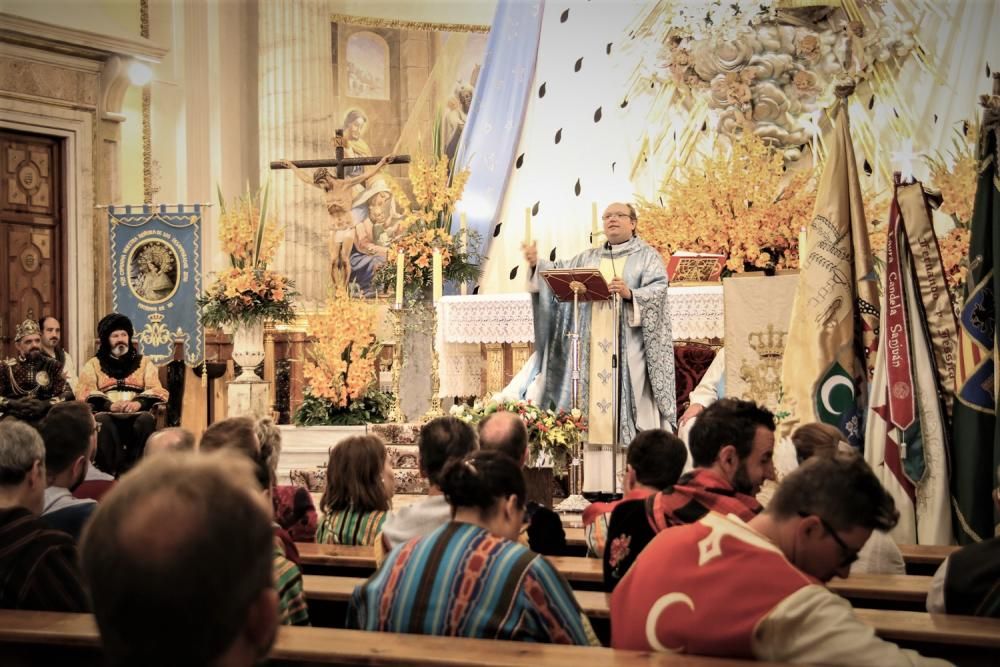 Los niños se convierten en los protagonistas del segundo día de las Fiestas de Moros y Cristianos con el Desfile Infantil.