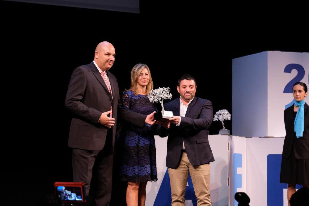 Miguel Ángel y Juan Carlos Martínez reciben el premio Bankia de manos de Olga García