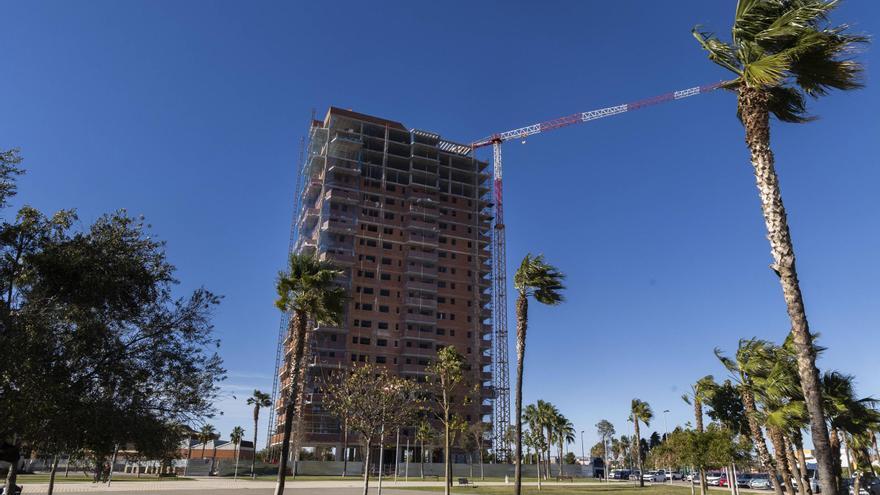 El barrio de &quot;oro&quot; de Mislata: pisos con piscina, un hospital, parking y conexión con València