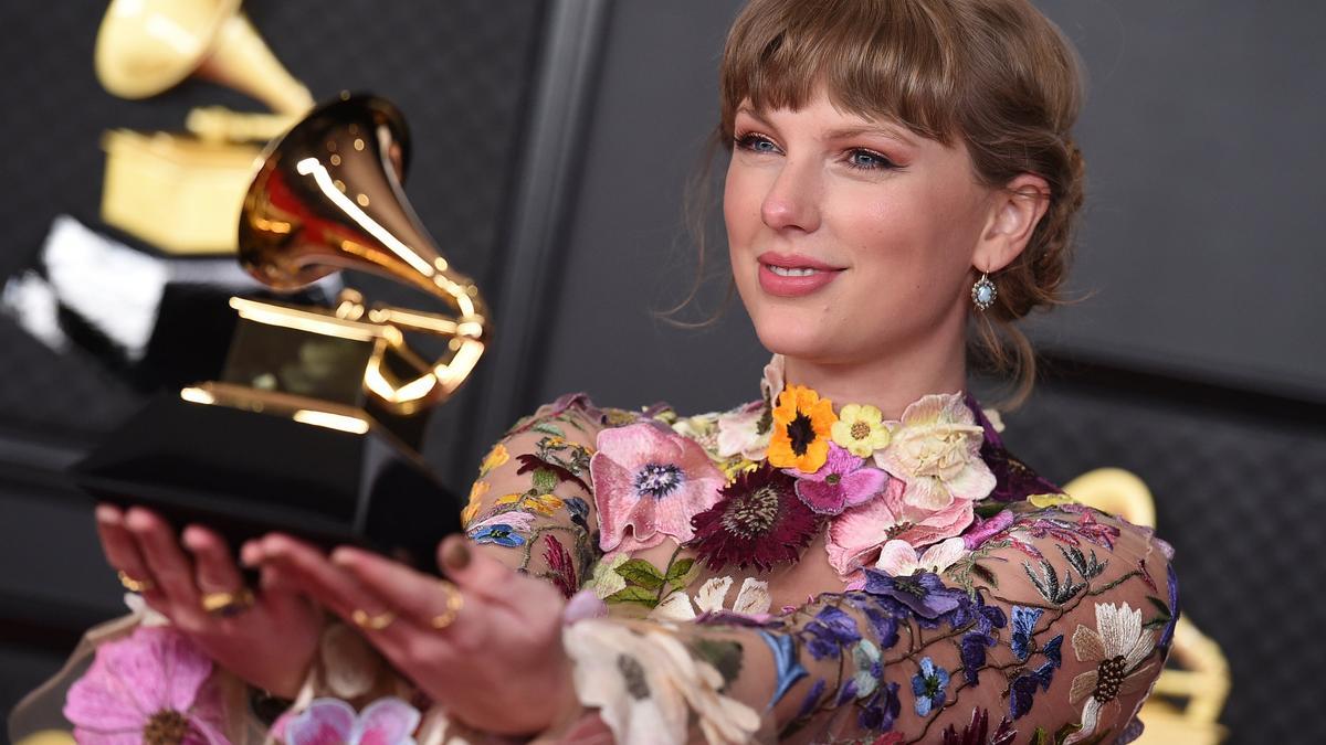 El vestido de flores con el que Taylor Swift ha hecho historia en los Grammy