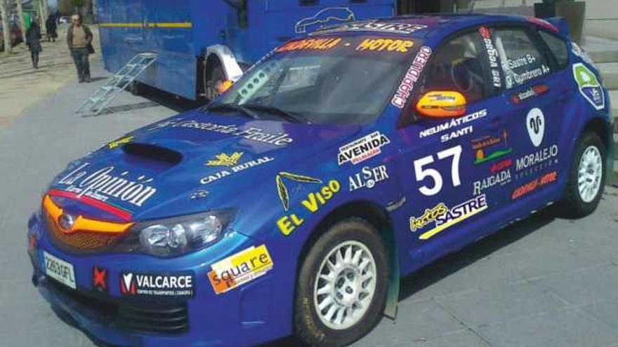 El Subaru Impreza R4 de Caldevilla Motor con el que volverá a correr Rubén Sastre expuesto en Cardenal Cisneros.