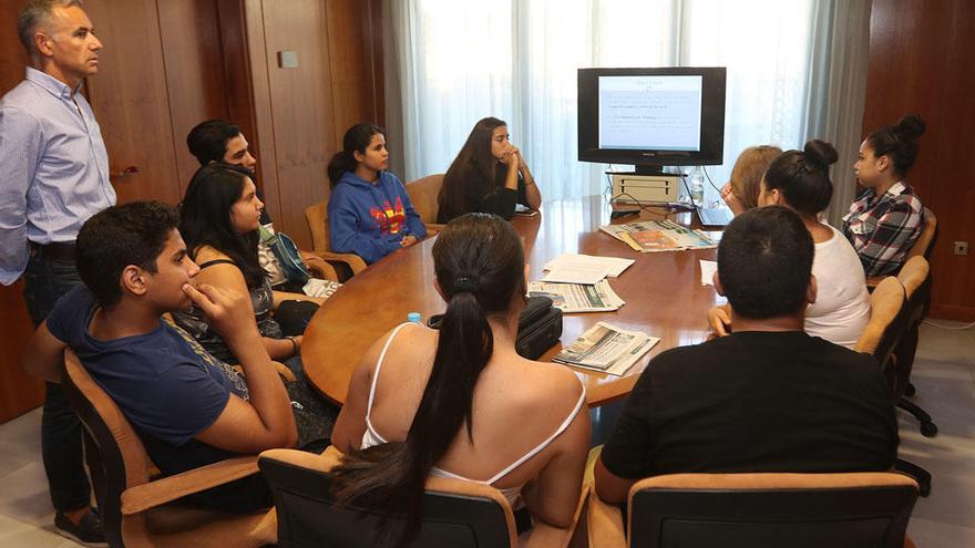 Alumnos de 3º de ESO del IES Vicente Espinel, Gaona, visitaron la sede de La Opinión de Málaga.