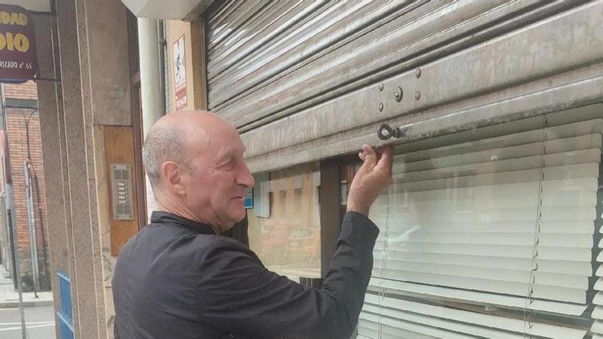 Relojería Asturies, está cerrada por jubilación. Relojería Asturies, está cerrada por jubilación.