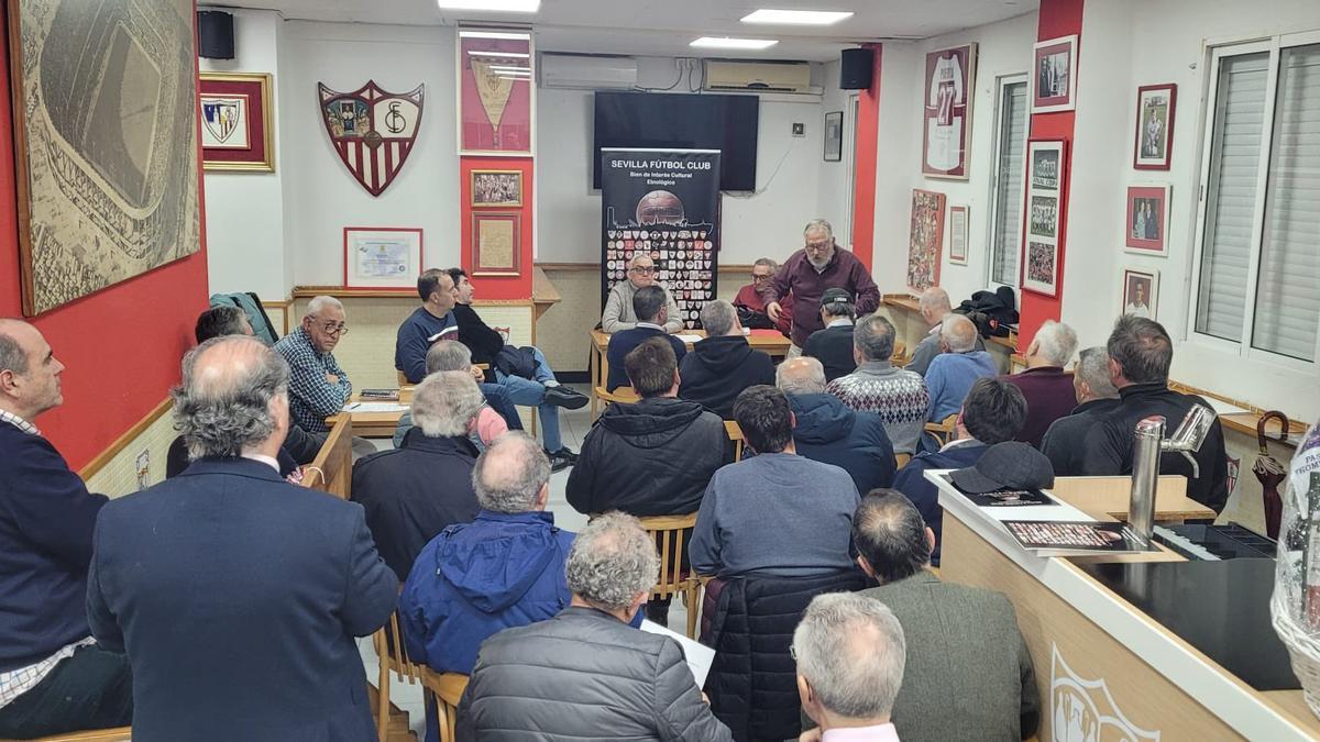 El sevillismo de base se planta ante la posible venta del Sevilla FC a un fondo extranjero