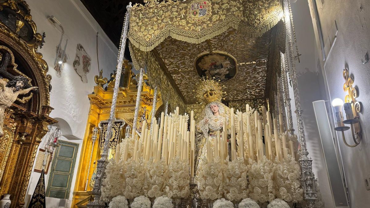 Todo preparado en la calle Feria para la salida de Monte-Sion.