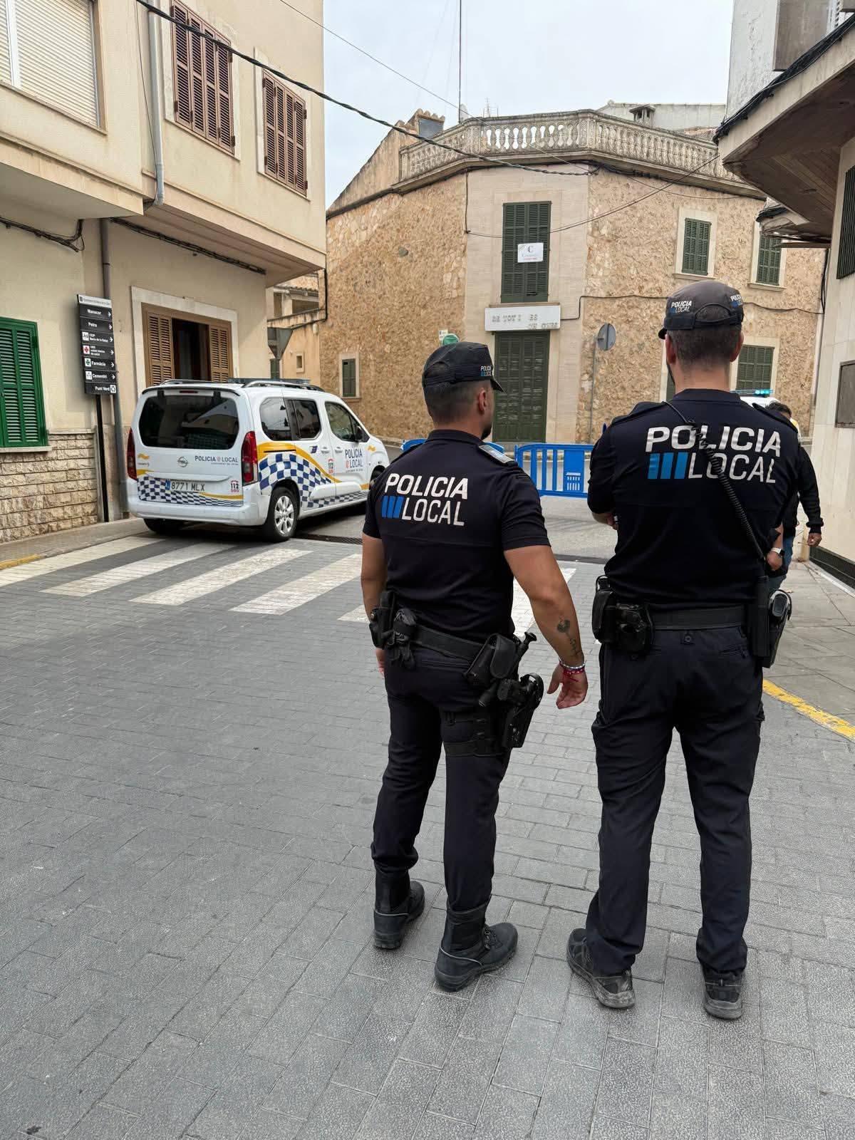 Agentes de la Policía Local de Maria de la Salut.