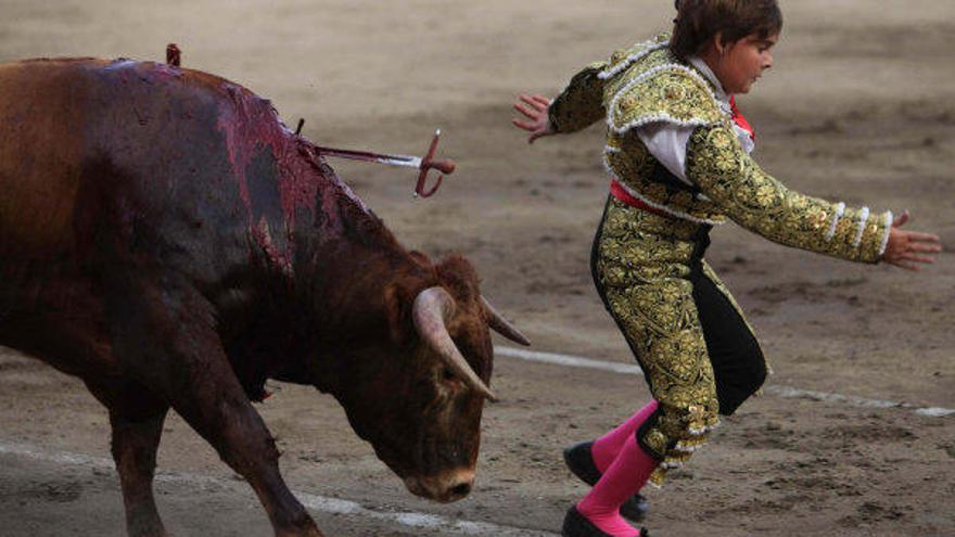 Debut sin suerte del &quot;niño torero&quot;