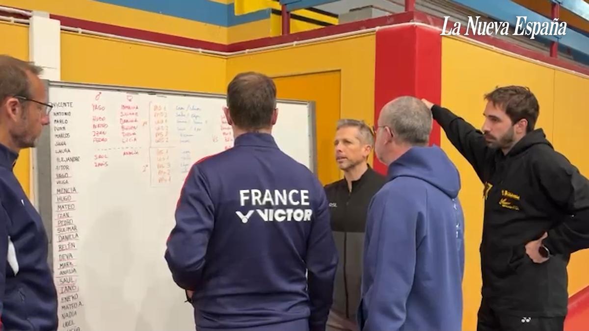 VÍDEO: Partido de badminton amistoso entre Asturias, Francia y Singapur como preparación para el internacional de este fin de semana