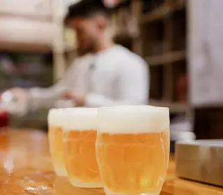 Este es el bar de Sevilla “de los que ya no quedan”: con cerveza “bien fría”, comida casera y sin pagar una fortuna