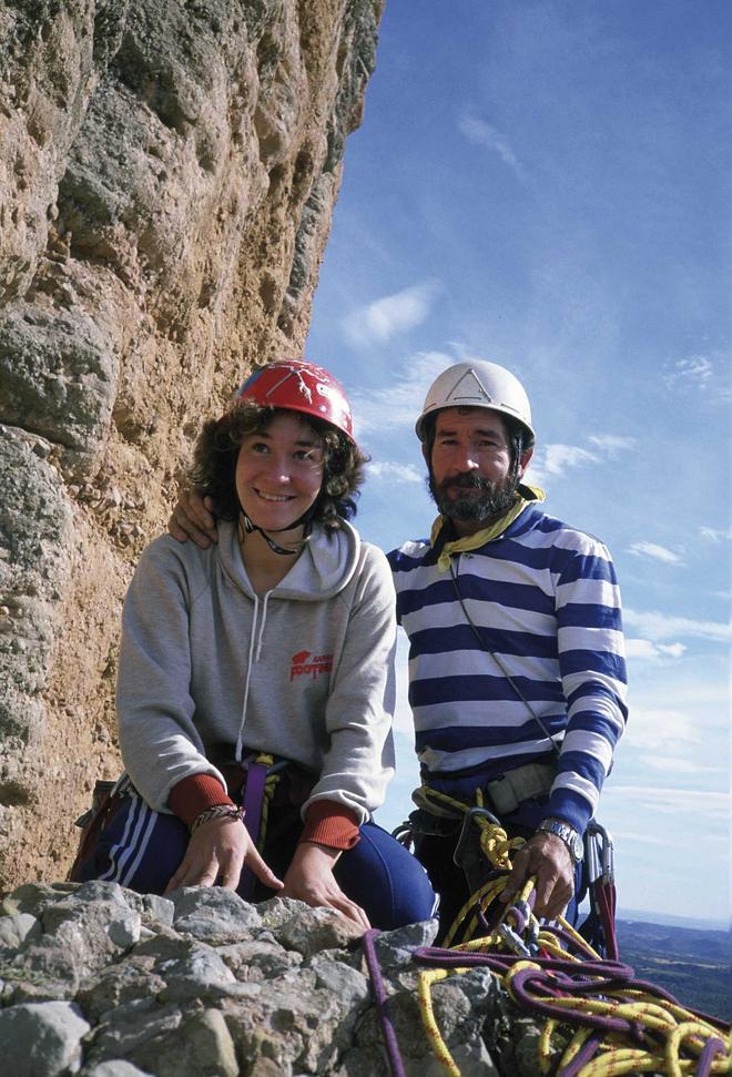 Carlos Soria con su hija Sonsoles en los Mallos de Riglos (Huesca)