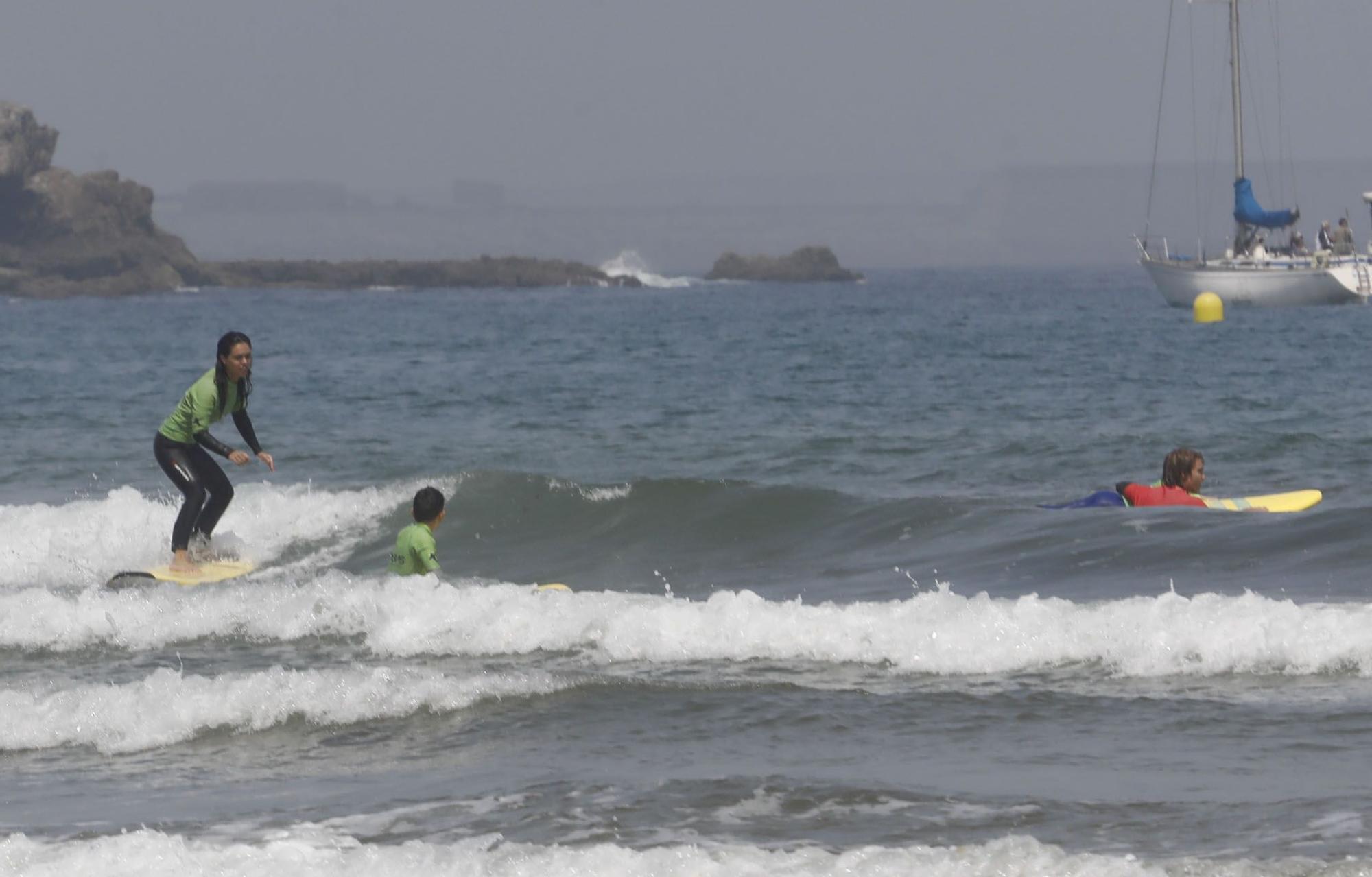Surfistas en San Lorenzo