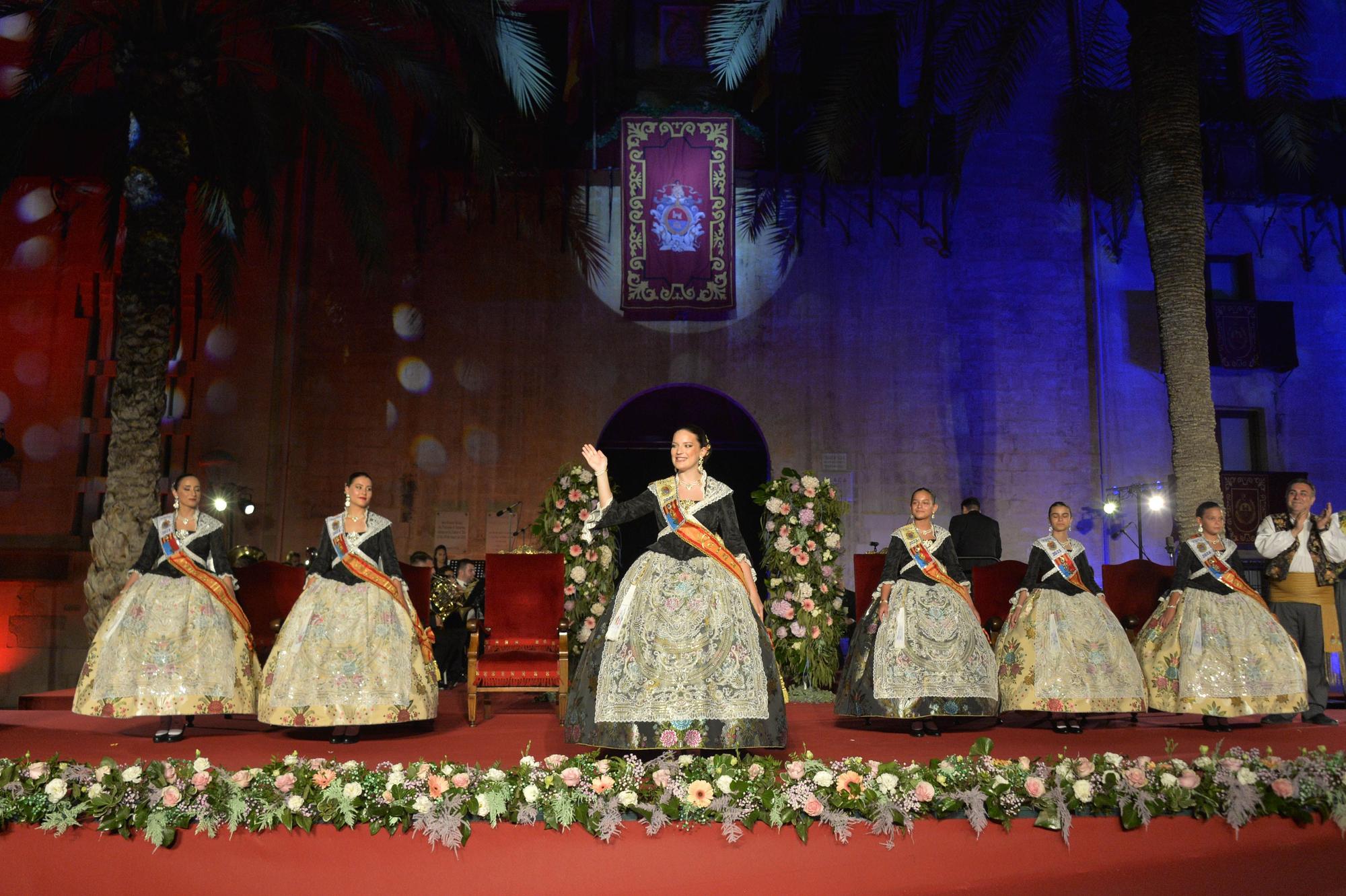 Proclamación de las reinas de Elche en la Plaça de Baix