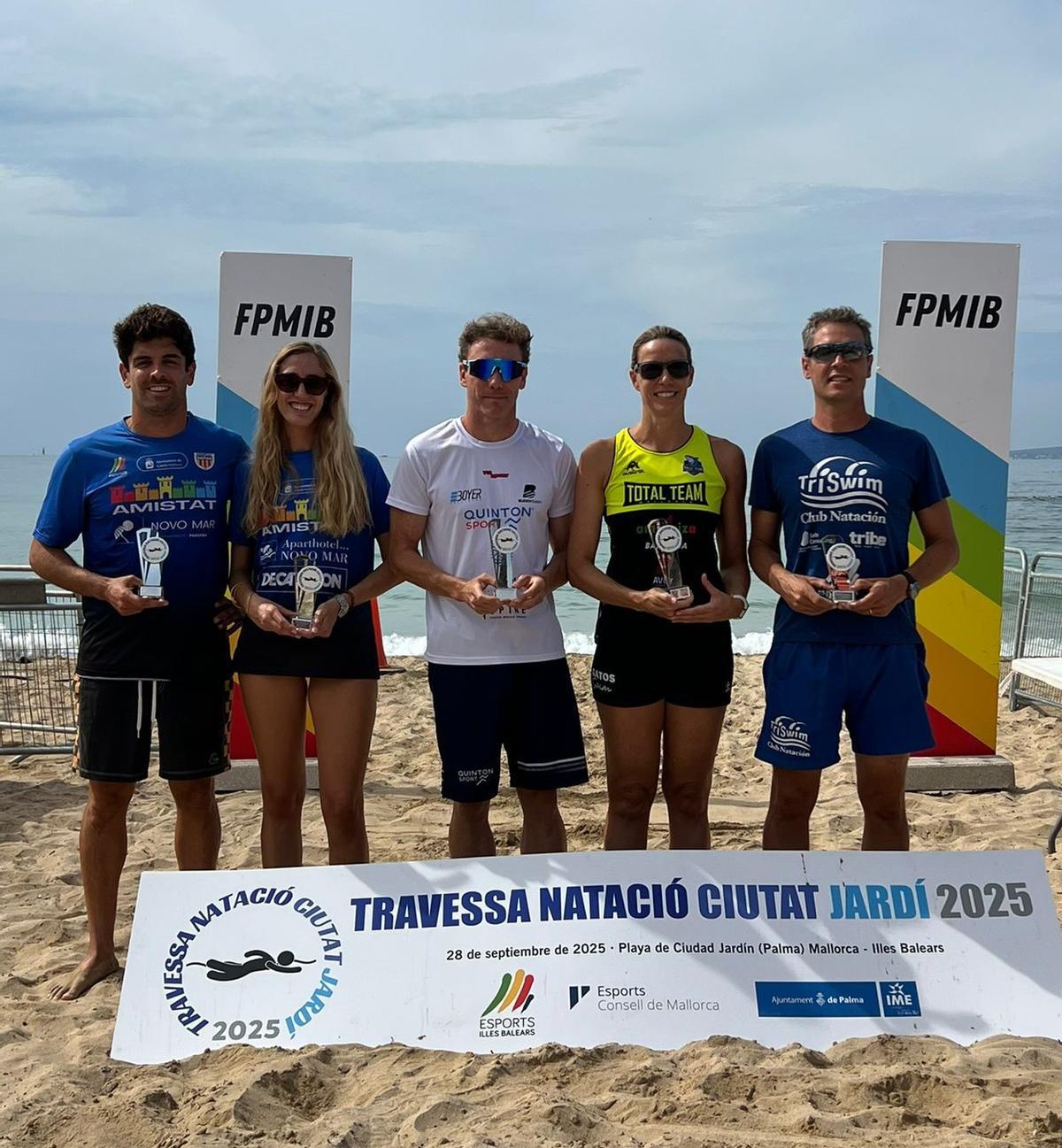 Foto de familia del podio en la categoría Travessa Llarga.