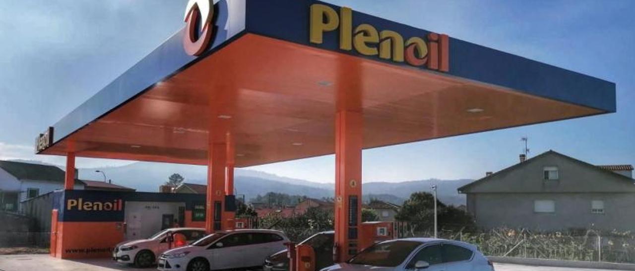 Estación de Plenoil en Valga,  una de las tres que tiene la firma en la provincia.